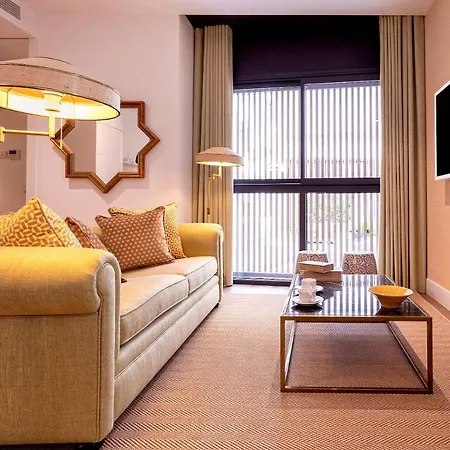 Genteel Betis 67 Apartment *
